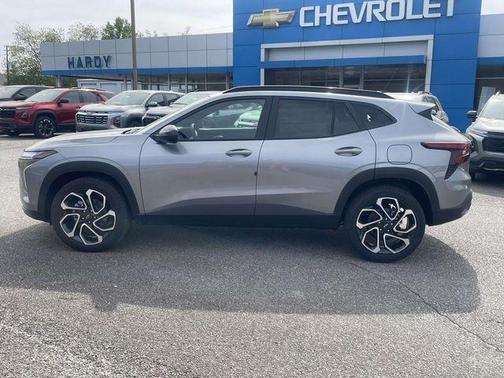 Sterling Gray Metallic 2026 Chevrolet Trax 2RS