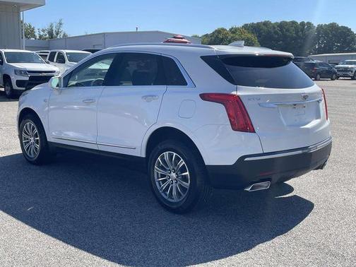 Crystal White Tri-Coat 2018 Cadillac XT5 Luxury