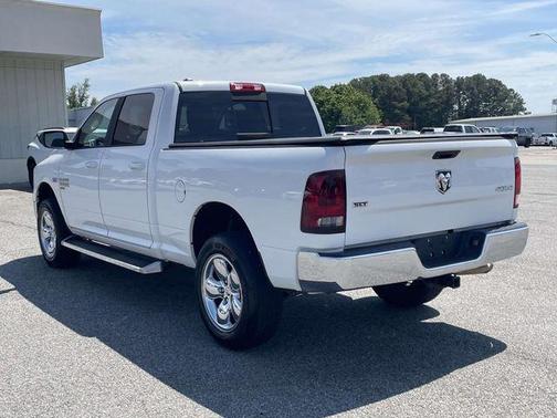 Bright White Clearcoat 2019 RAM 1500 Classic SLT