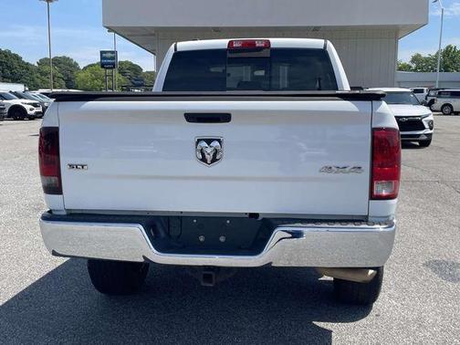 Bright White Clearcoat 2019 RAM 1500 Classic SLT