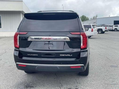 Onyx Black 2023 GMC Yukon XL SLT