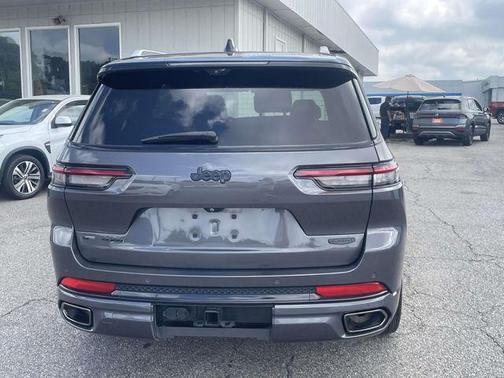Metallic 2023 Jeep Grand Cherokee L Summit