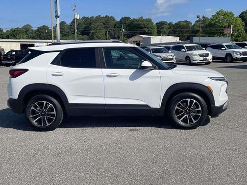 Summit White 2025 Chevrolet Trailblazer LT