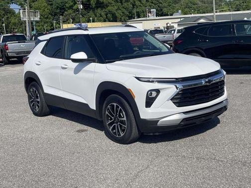 Summit White 2025 Chevrolet Trailblazer LT