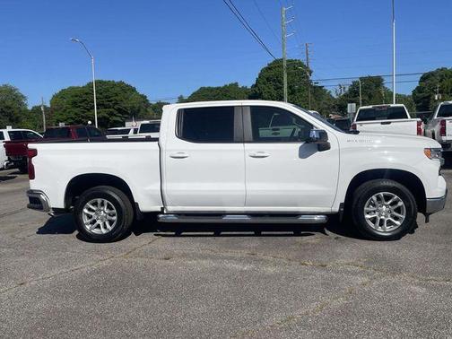 Summit White 2026 Chevrolet Silverado 1500 LT