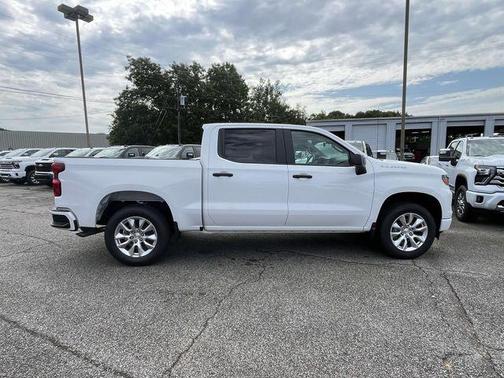 Summit White 2026 Chevrolet Silverado 1500 Custom