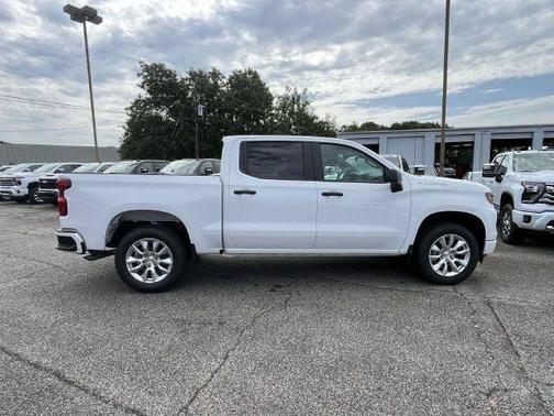 Summit White 2026 Chevrolet Silverado 1500 Custom