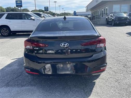 2019 Hyundai ELANTRA SEL