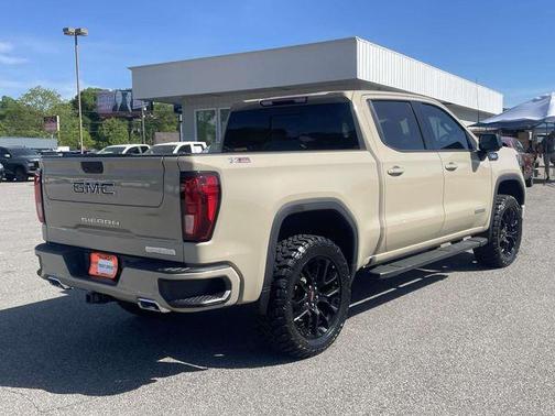 Desert Sand Metallic 2022 GMC Sierra 1500 Elevation