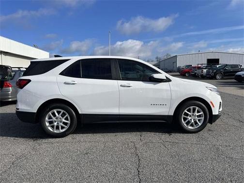 2023 Chevrolet Equinox LS