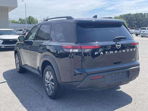 Super Black 2025 Nissan Pathfinder SV
