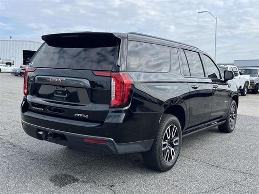 2023 GMC Yukon XL AT4