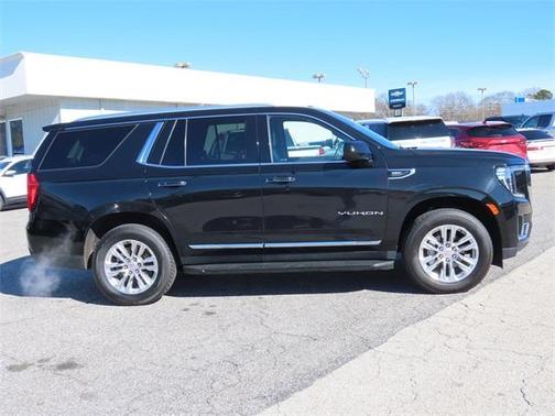 2023 GMC Yukon SLT