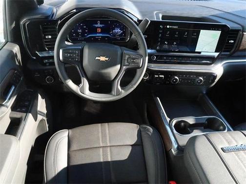 2025 Chevrolet Silverado 3500 High Country