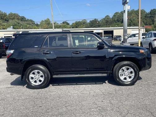 Midnight Black Metallic 2019 Toyota 4Runner SR5