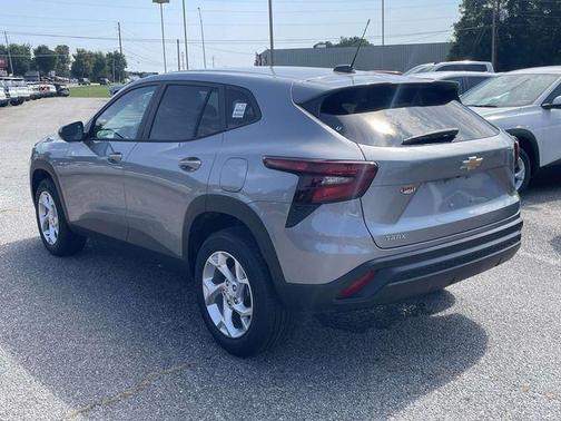 Sterling Gray Metallic 2026 Chevrolet Trax LS