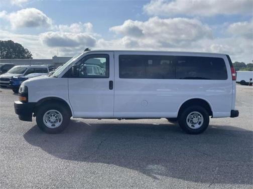 2023 Chevrolet Express 3500 LS