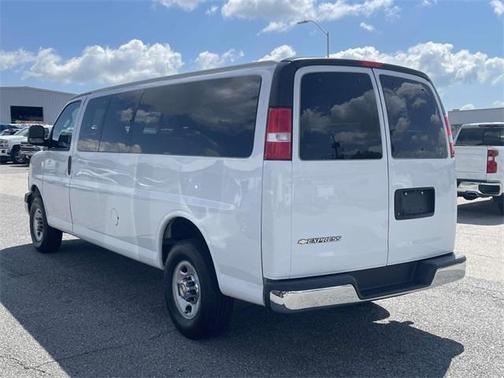 2024 Chevrolet Express 3500 LT