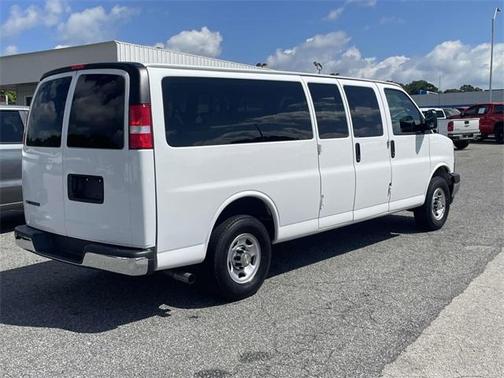 2024 Chevrolet Express 3500 LT