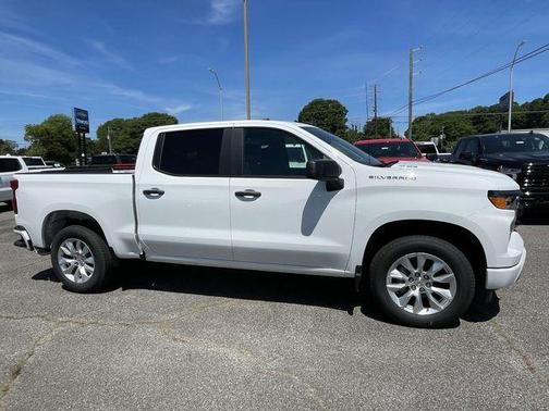 Summit White 2026 Chevrolet Silverado 1500 Custom
