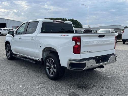 Summit White 2023 Chevrolet Silverado 1500 LT