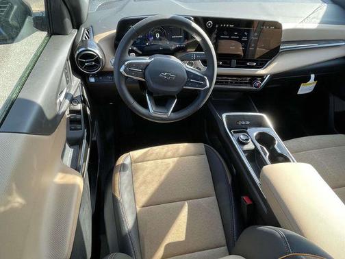 Mosaic Black Metallic 2026 Chevrolet Equinox ACTIV