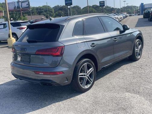 Daytona Gray Pearl Effect 2023 Audi Q5 e 55 S line quattro Premium