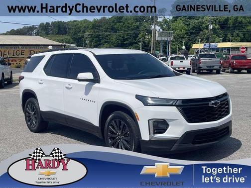 Summit White 2023 Chevrolet Traverse RS
