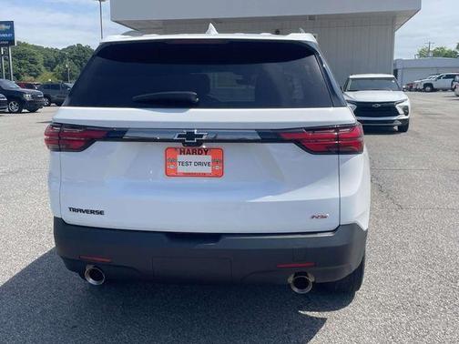 Summit White 2023 Chevrolet Traverse RS