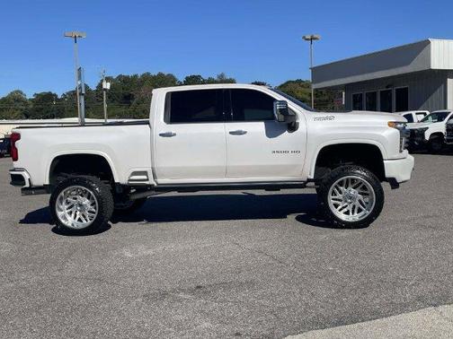 Iridescent Pearl Tricoat 2023 Chevrolet Silverado 3500 High Country