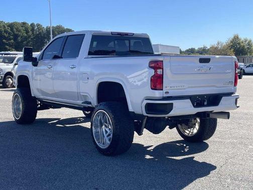 Iridescent Pearl Tricoat 2023 Chevrolet Silverado 3500 High Country