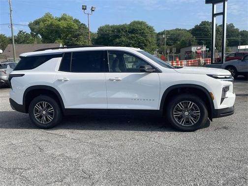 2025 Chevrolet Traverse LT