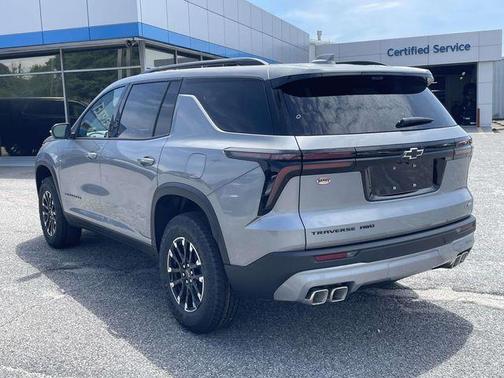 Sterling Gray Metallic 2026 Chevrolet Traverse Z71