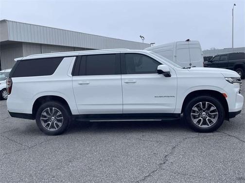 2023 Chevrolet Suburban LT