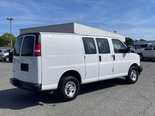 Summit White 2020 Chevrolet Express 2500 Work Van