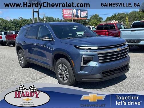 2025 Chevrolet Traverse LT