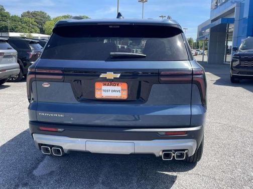 Lakeshore Blue Metallic 2026 Chevrolet Traverse LT