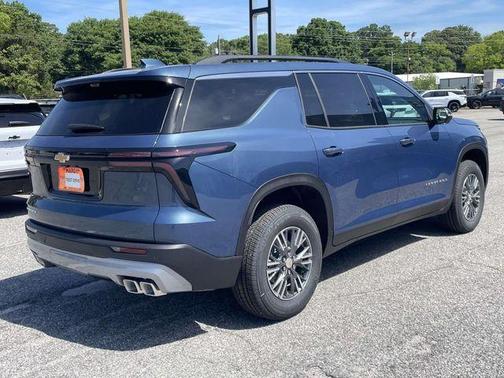 Lakeshore Blue Metallic 2026 Chevrolet Traverse LT
