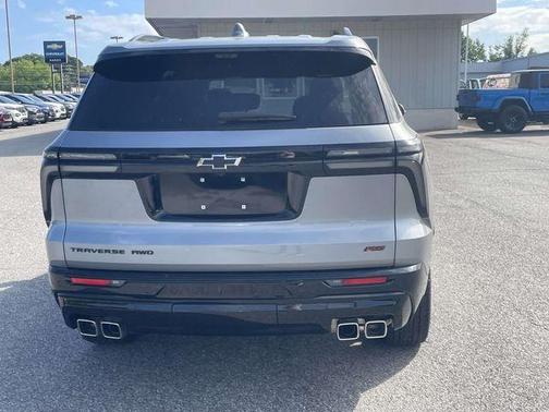 Sterling Gray Metallic 2024 Chevrolet Traverse RS