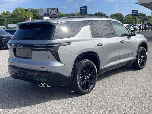 Sterling Gray Metallic 2024 Chevrolet Traverse RS