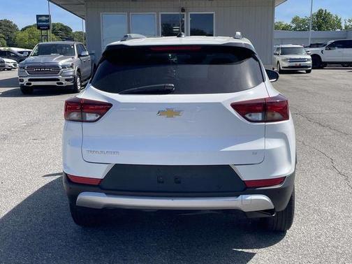 Summit White 2024 Chevrolet Trailblazer LT