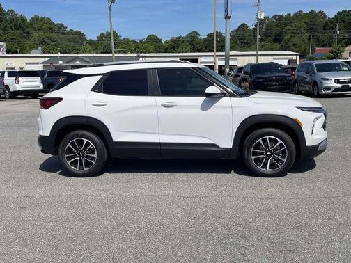 Summit White 2024 Chevrolet Trailblazer LT