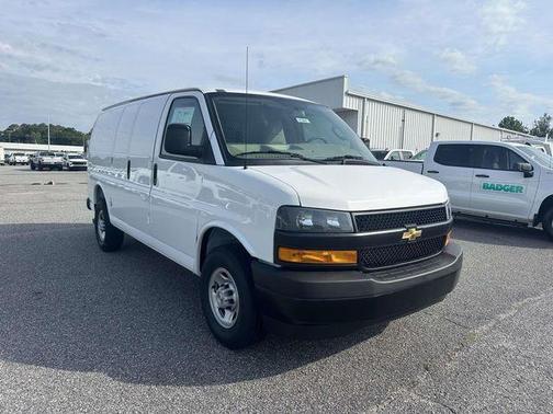 Summit White 2026 Chevrolet Express 2500 Work Van