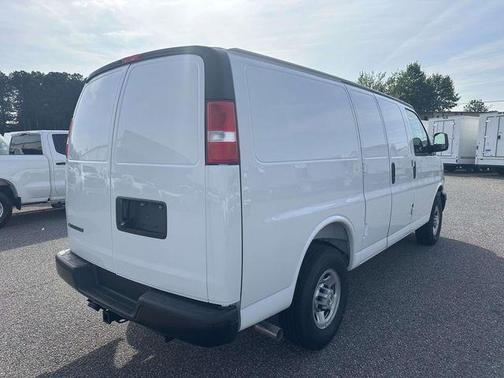 Summit White 2026 Chevrolet Express 2500 Work Van