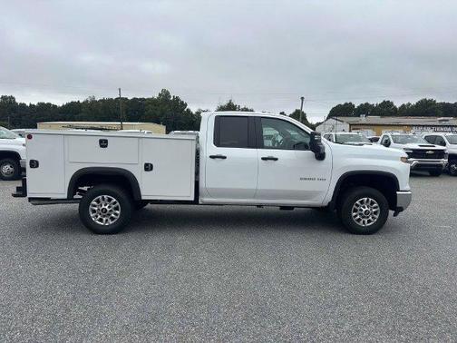 Summit White 2026 Chevrolet Silverado 2500 WT