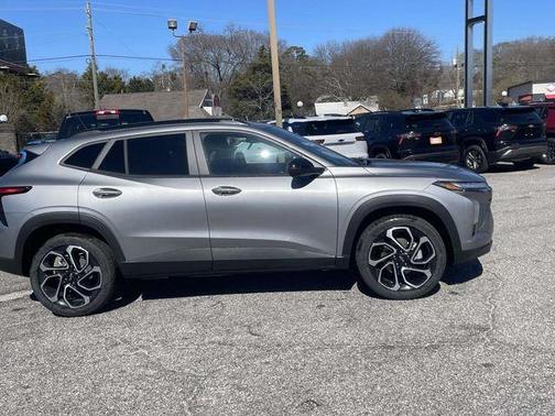 Sterling Gray Metallic 2026 Chevrolet Trax 2RS