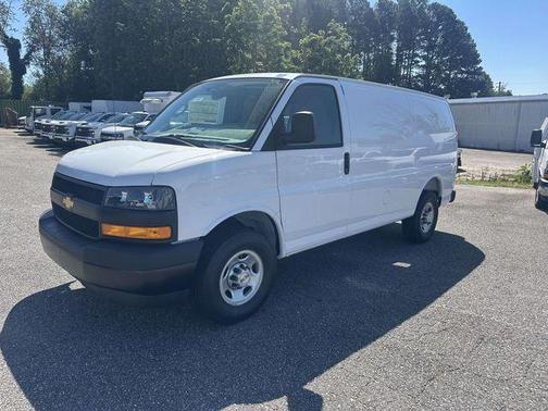 Summit White 2026 Chevrolet Express 2500 Work Van