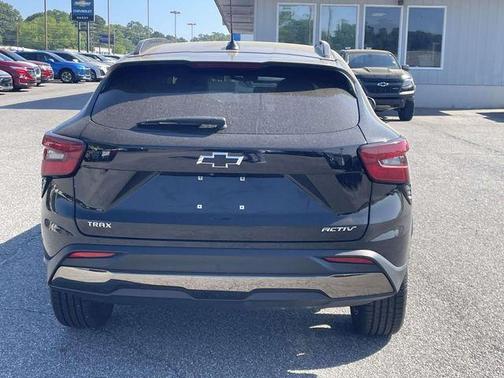 Mosaic Black Metallic 2024 Chevrolet Trax ACTIV