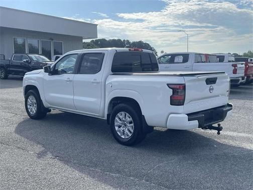 2024 Nissan Frontier SV