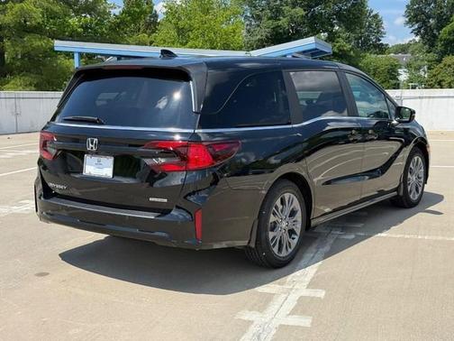 Crystal Black Pearl 2026 Honda Odyssey